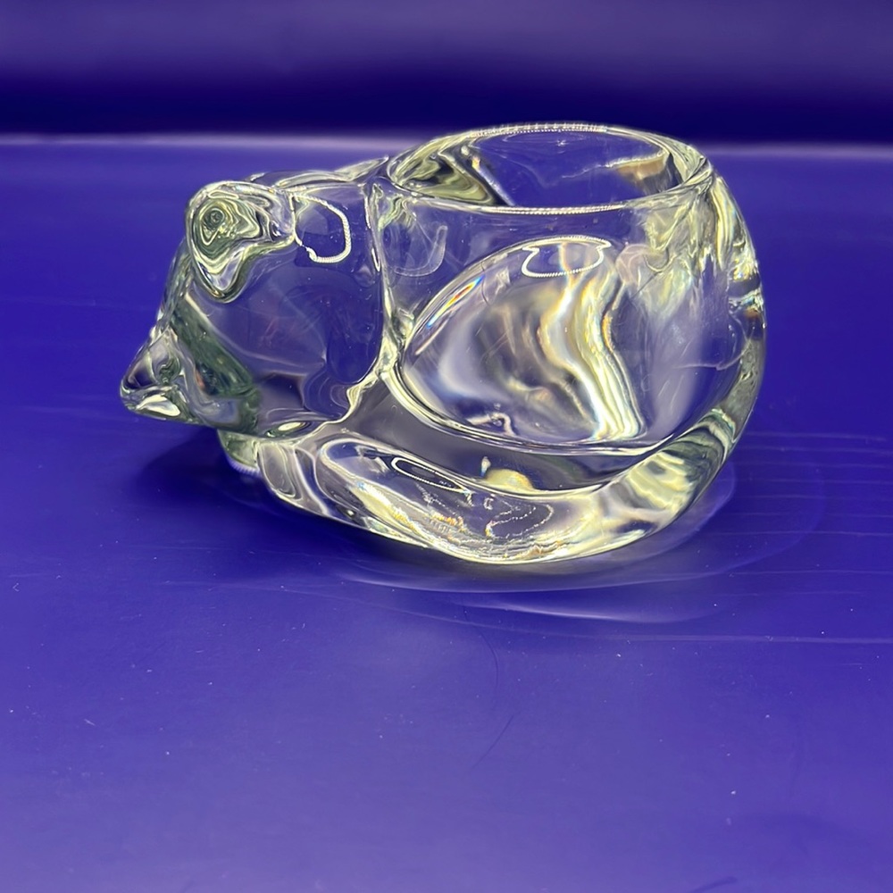 Vintage Indiana glass sleeping cat.